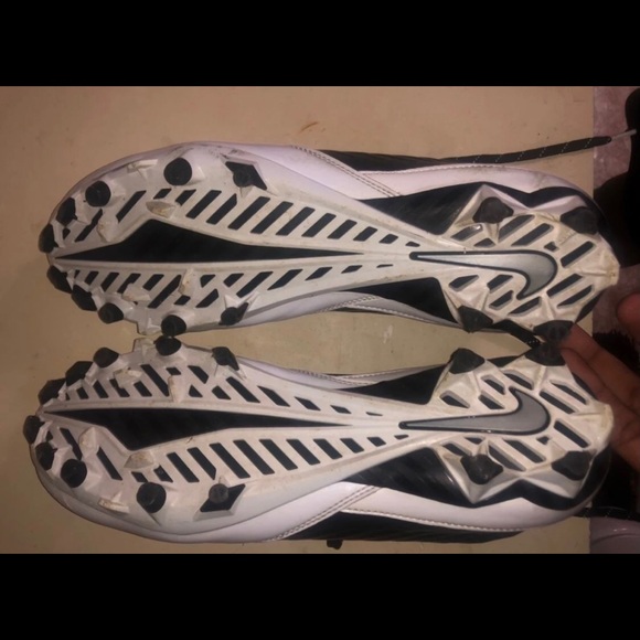 Nike Cleats - Picture 4 of 5